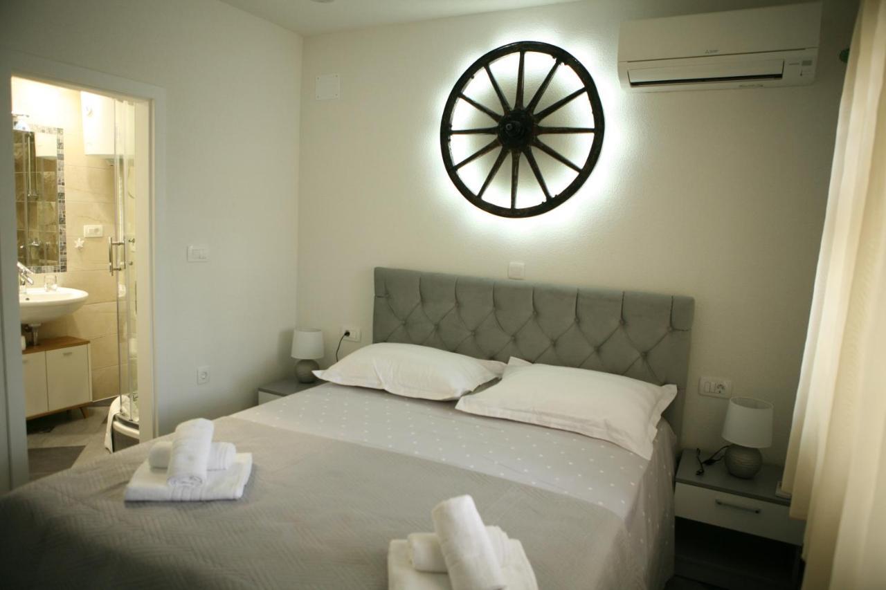 Apartments Old Town โตรกีร์ ภายนอก รูปภาพ