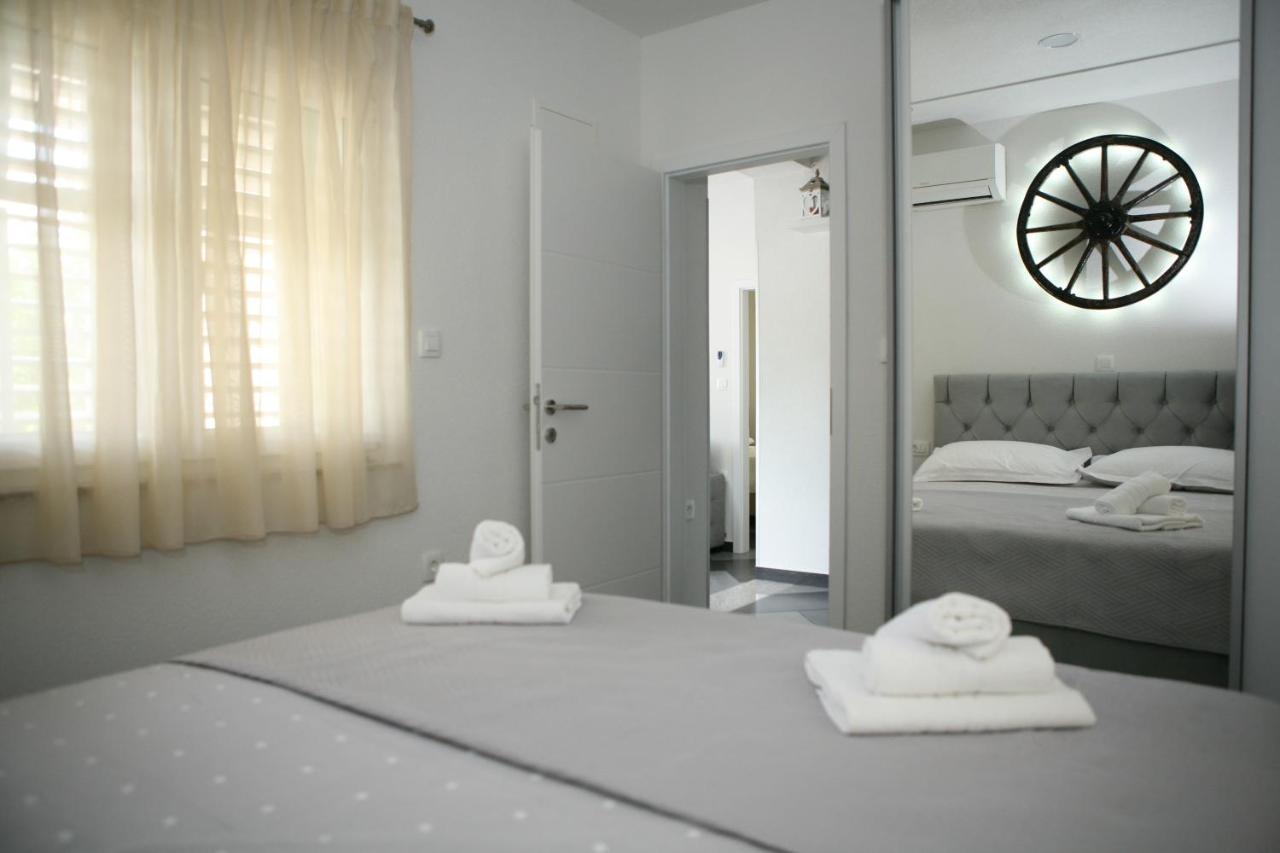 Apartments Old Town โตรกีร์ ภายนอก รูปภาพ